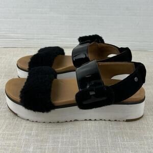 UGG Le Fluff Pantent‎ Leather Sandal Womens Sz 9